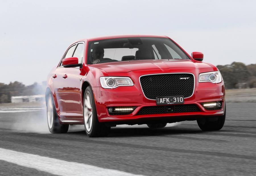  Chrysler 300 SRT (LX2) 2015 года  (AU) (фото 25 из 31)